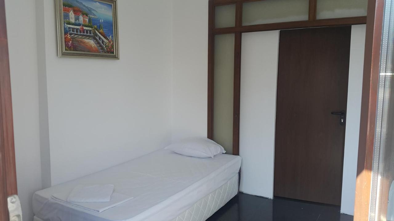 Central Beach Guest Rooms ブルガス エクステリア 写真